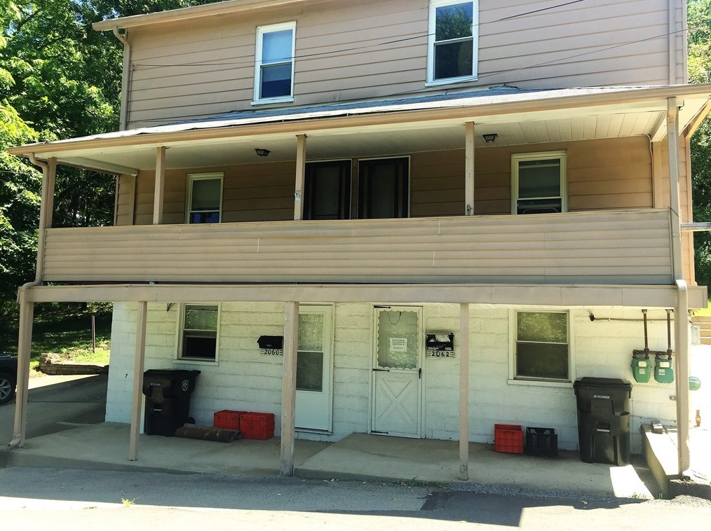 2060 Railroad St, Bethel Park, PA 15102-2979