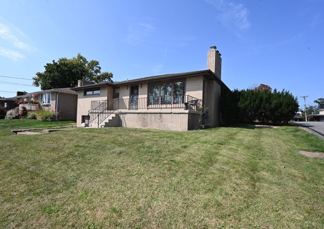 100 Un Ave, North Versailles PA 15137-1847 exterior