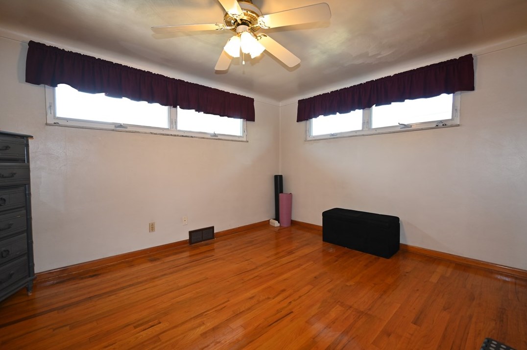 100 Un Ave, North Versailles PA 15137-1847 exterior