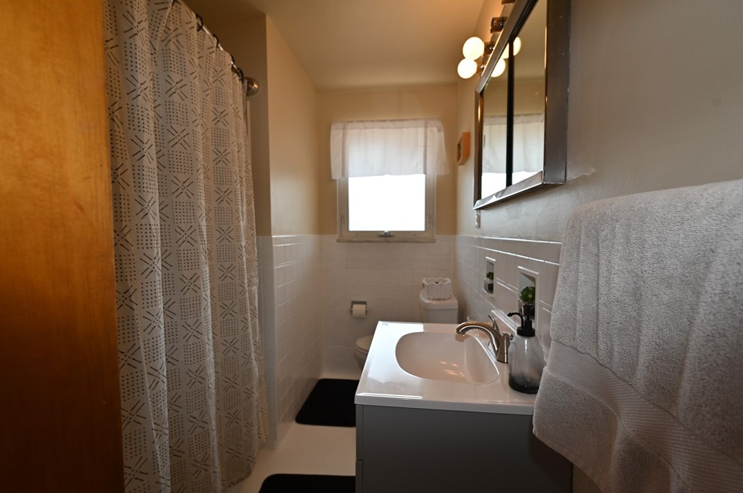 100 Un Ave, North Versailles PA 15137-1847 exterior