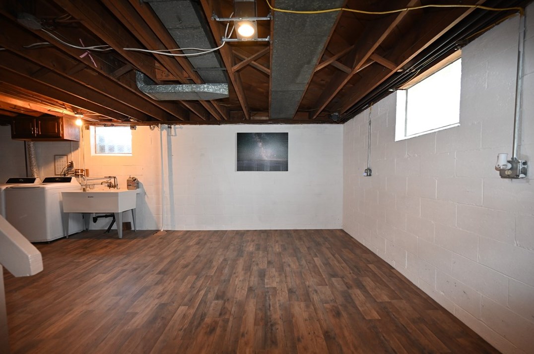 100 Un Ave, North Versailles PA 15137-1847 exterior