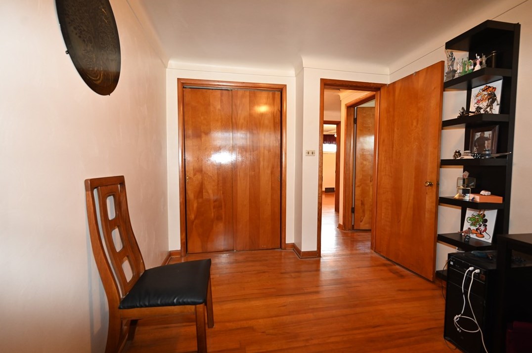 100 Un Ave, North Versailles PA 15137-1847 exterior