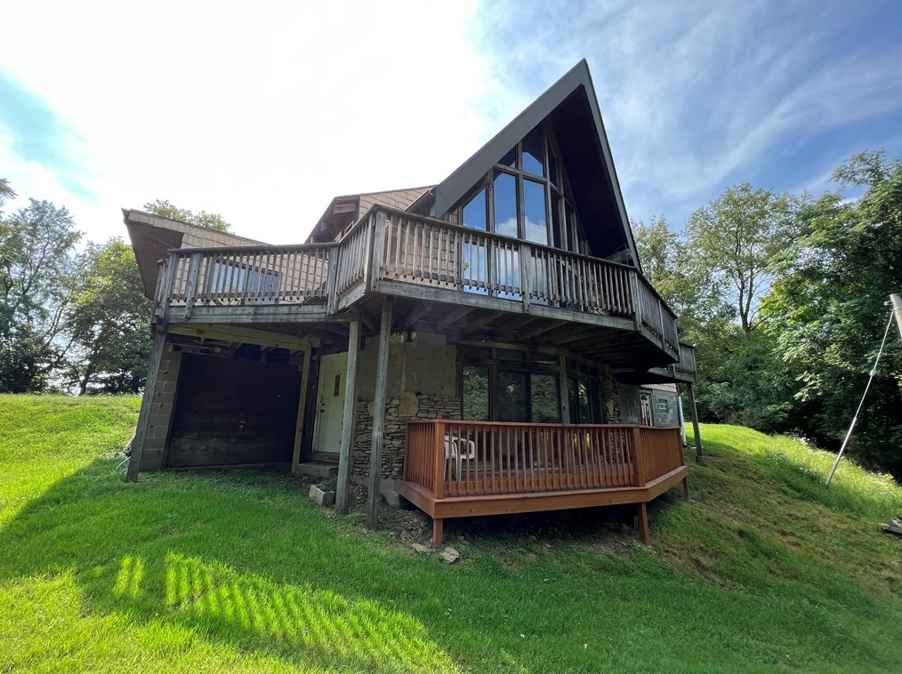 1000 Wright Rd, New Kensington, PA 15068