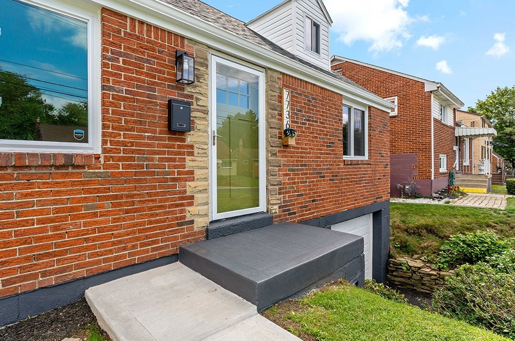 7736 Mark Dr, Verona, PA 15147