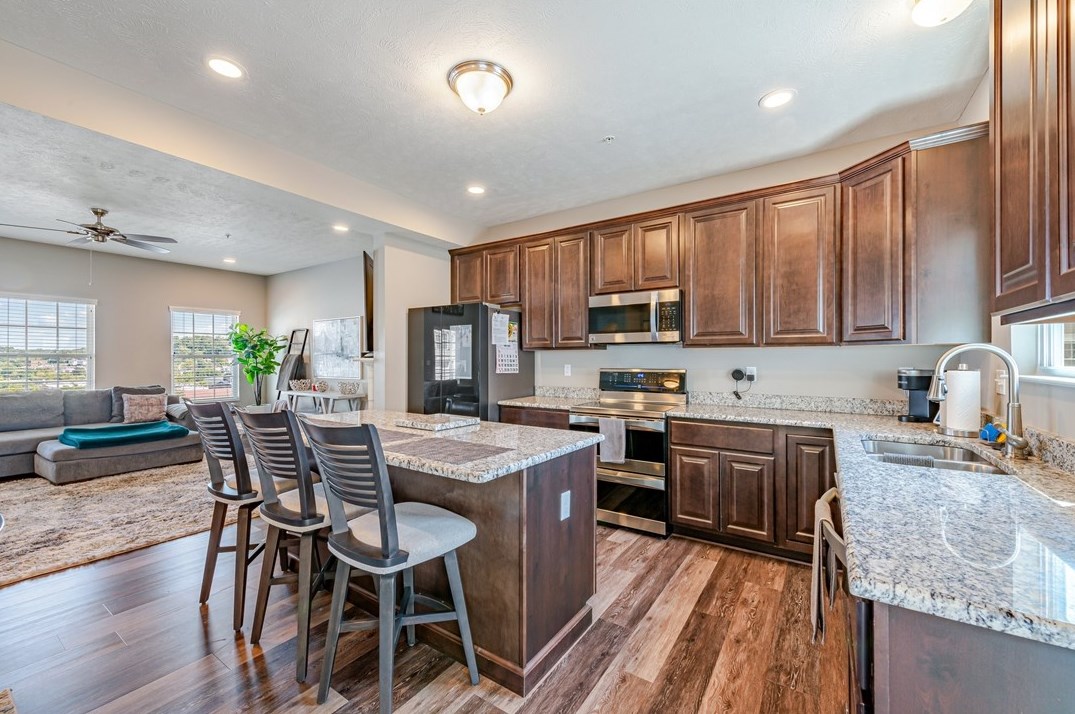 101 Alderwood Dr, Greensburg PA  15601-5480 exterior