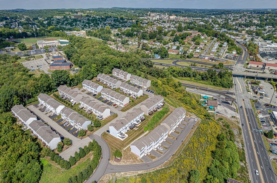 101 Alderwood Dr, Greensburg PA  15601-5480 exterior