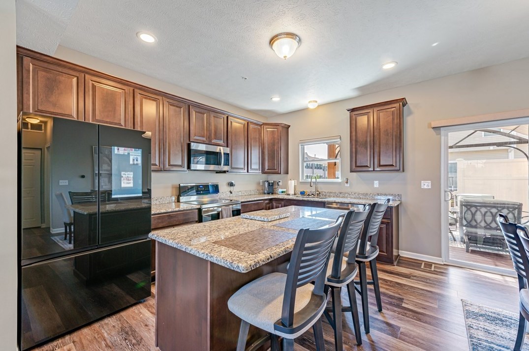 101 Alderwood Dr, Greensburg PA  15601-5480 exterior