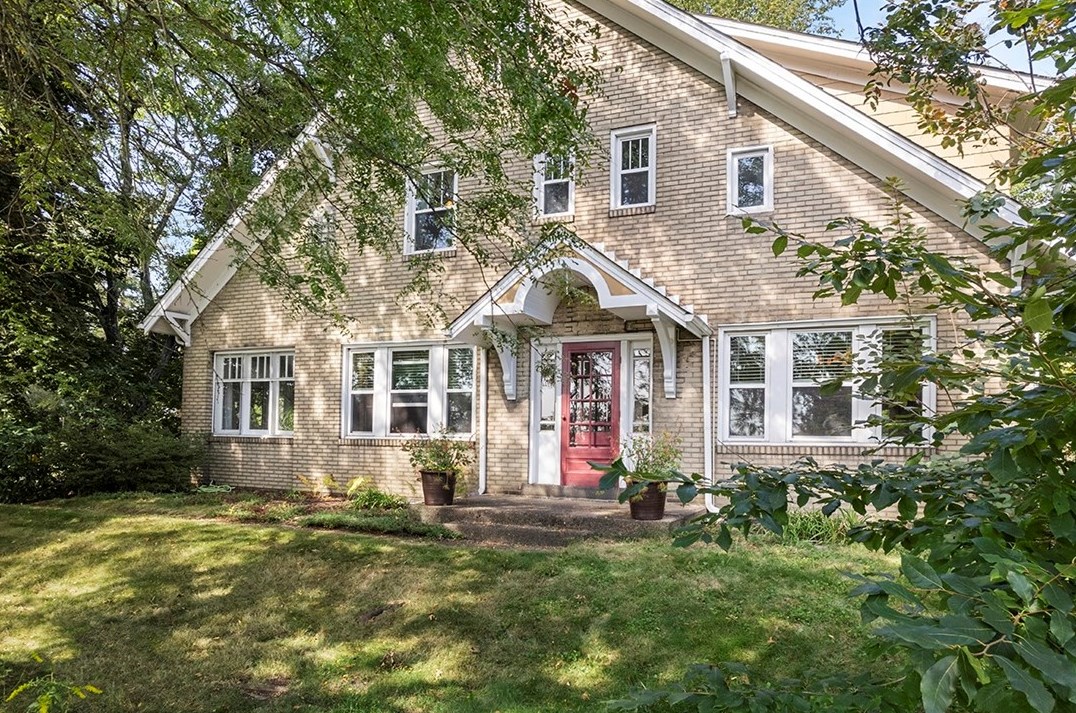 200 Elizabeth St, North Versailles, PA 15137-1236