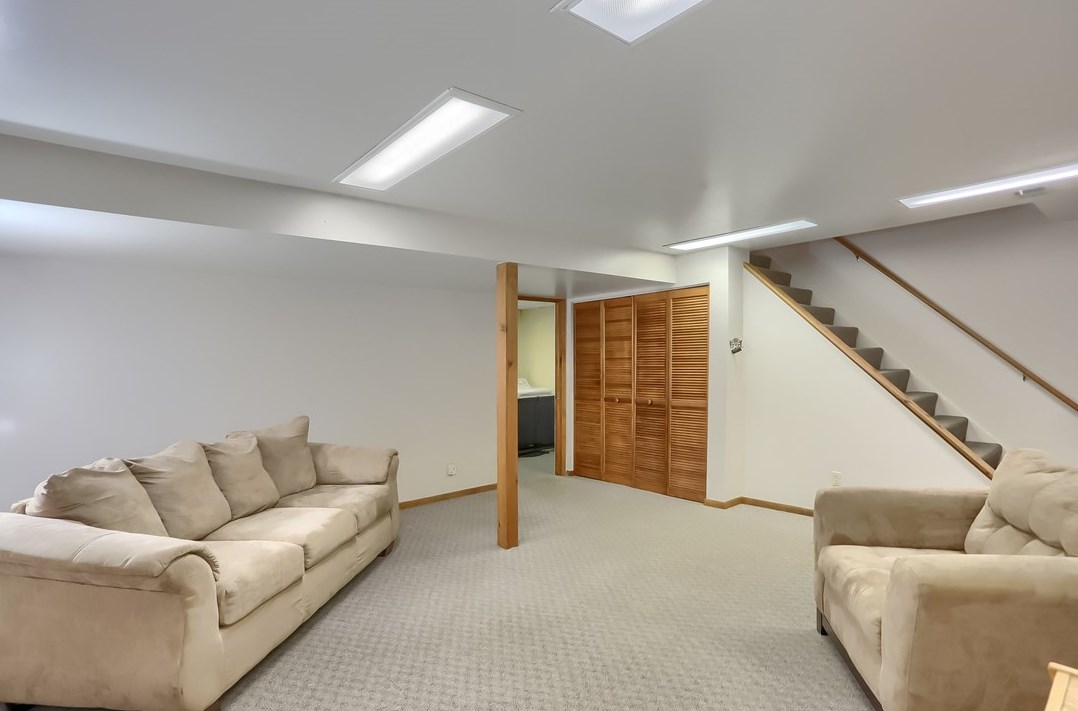 38 Fieldstone Pl, Zelienople PA  16063-9313 exterior