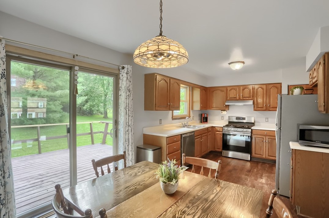 38 Fieldstone Pl, Zelienople PA  16063-9313 exterior