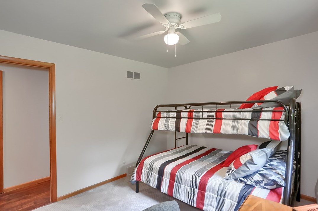 38 Fieldstone Pl, Zelienople PA  16063-9313 exterior