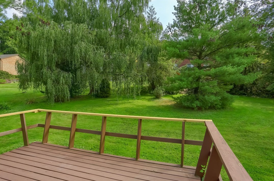 38 Fieldstone Pl, Zelienople PA  16063-9313 exterior