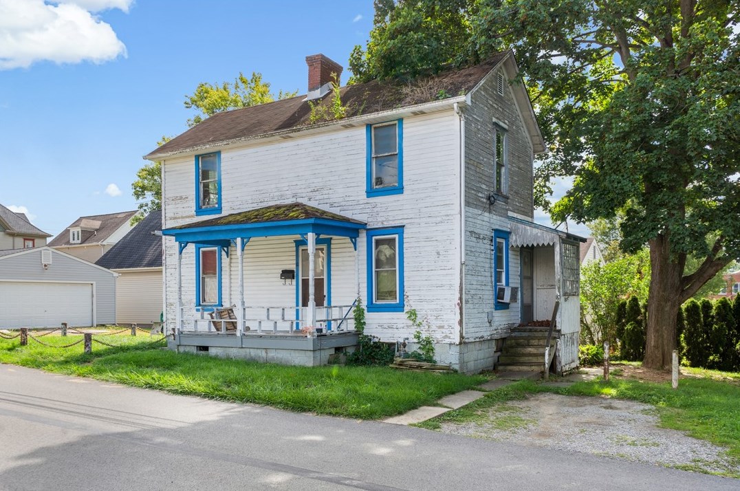 10 Mcnary St, Houston, PA 15342-1829