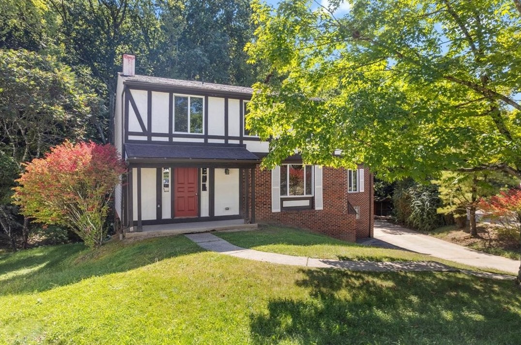 105 Lingay Ct, Glenshaw PA  15116-1035 exterior