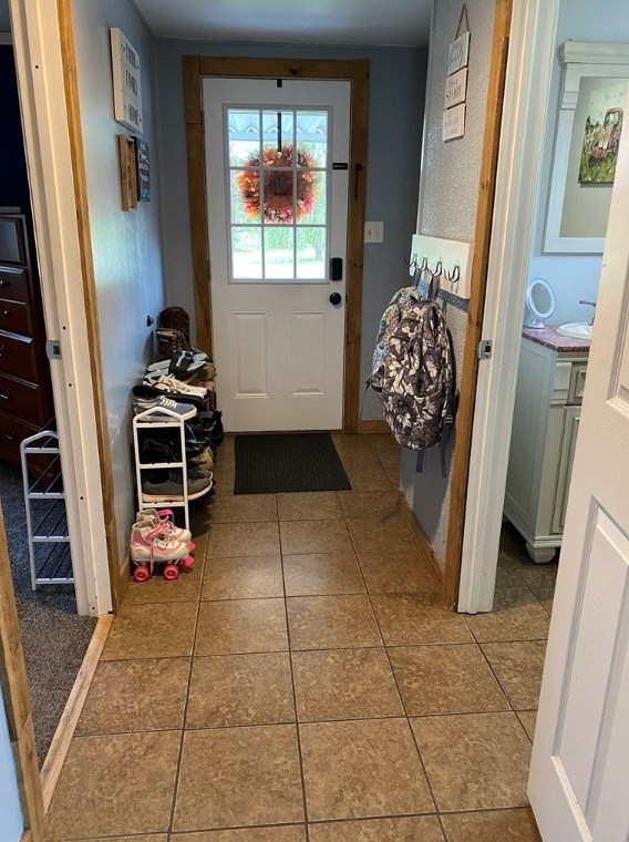 368 Airway Inn Rd, Oliphant Furnace, PA 15401-2154