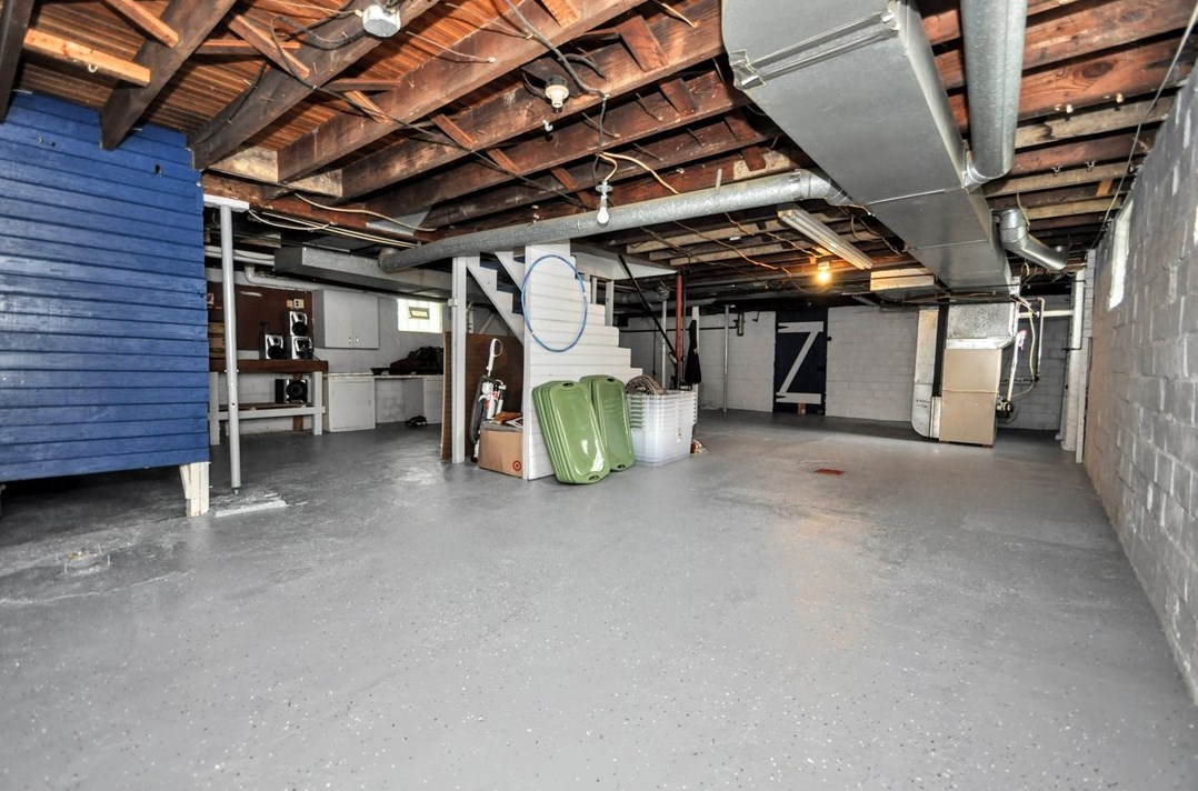 30 Huffman Ave, Washington PA  15301-6319 exterior