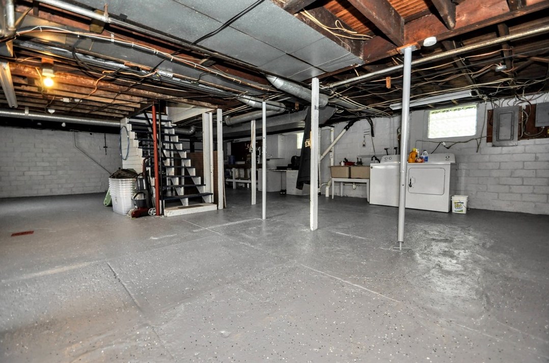 30 Huffman Ave, Washington PA  15301-6319 exterior