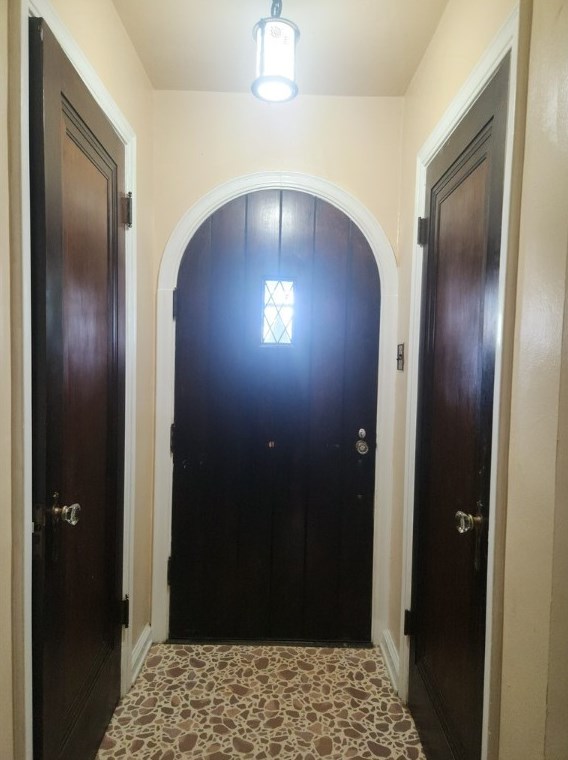 1122 Warren Ave, New Kensington, PA 15068-4048