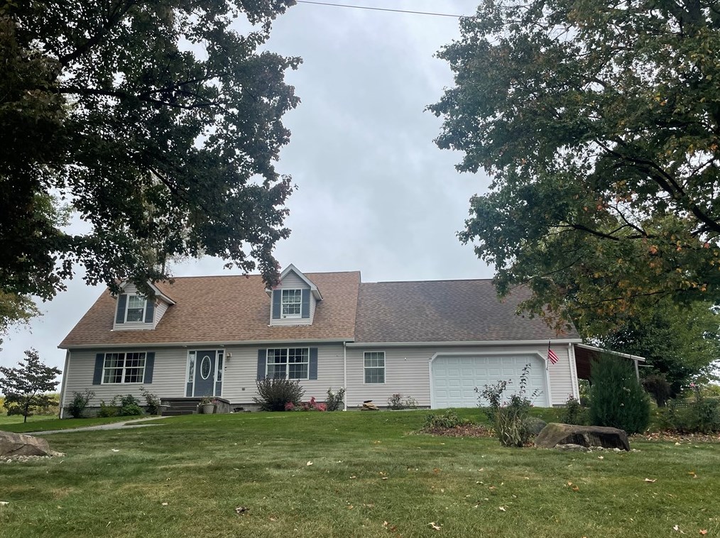 226 Randall Dr, New Castle, PA 16105-5146