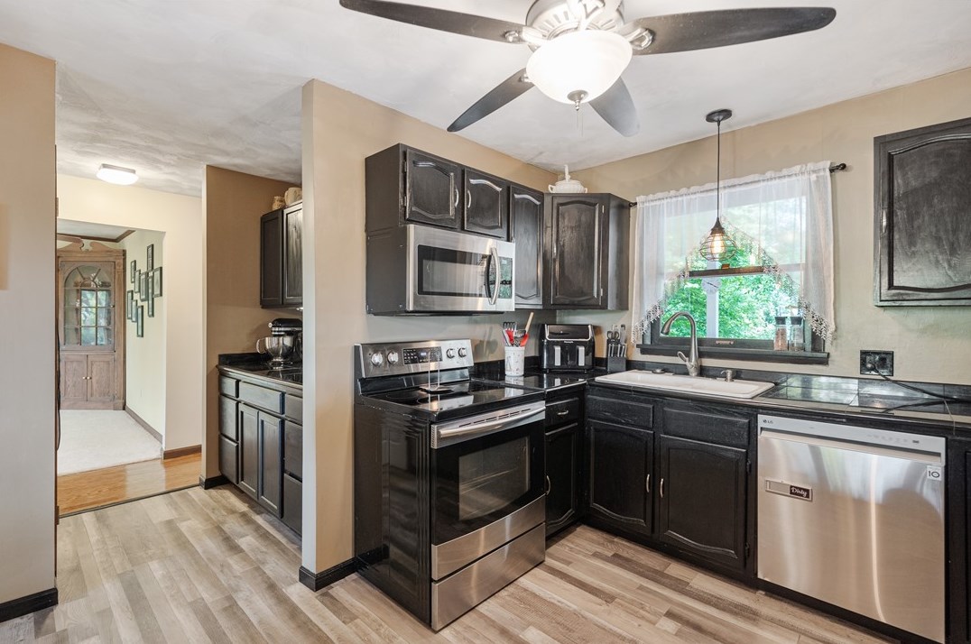 54 Highland Ridge Rd, Washington PA 15301-8591 exterior