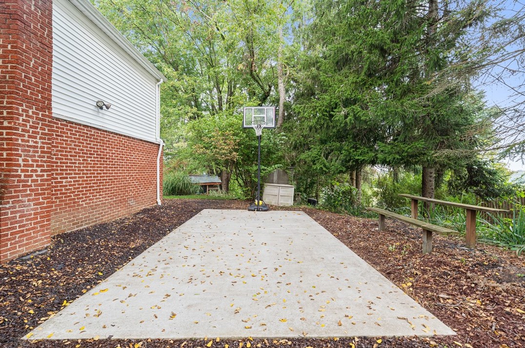 54 Highland Ridge Rd, Washington PA 15301-8591 exterior