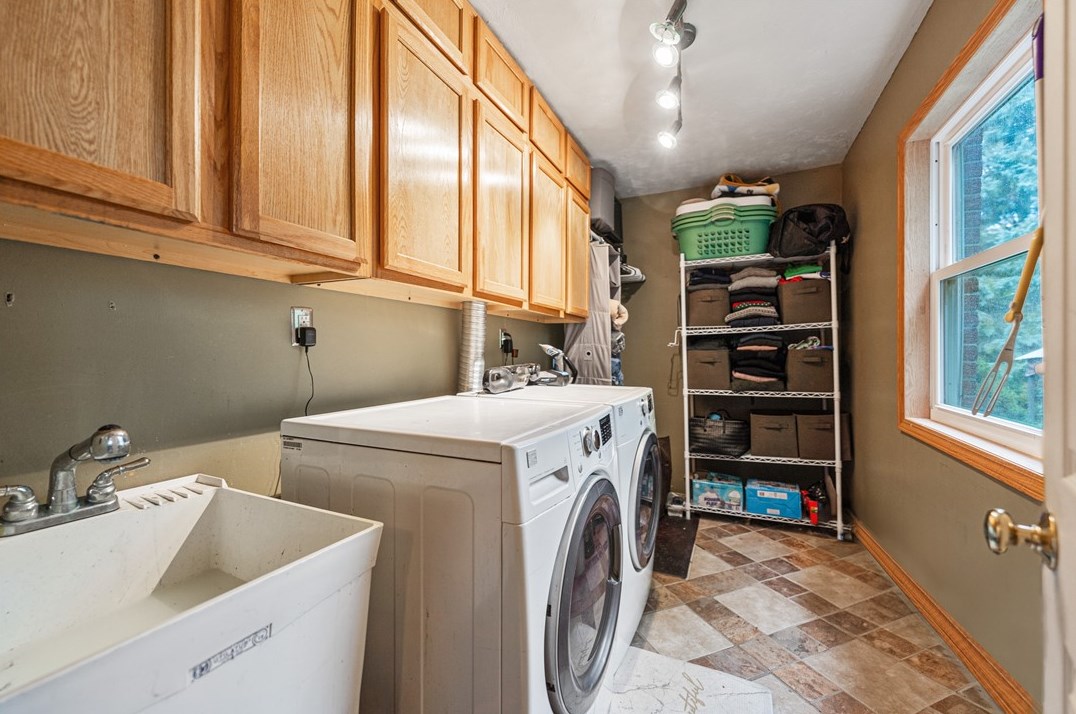 54 Highland Ridge Rd, Washington PA 15301-8591 exterior