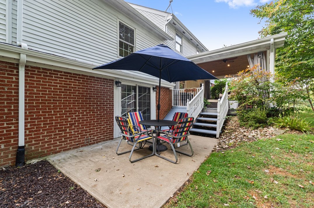 54 Highland Ridge Rd, Washington PA 15301-8591 exterior