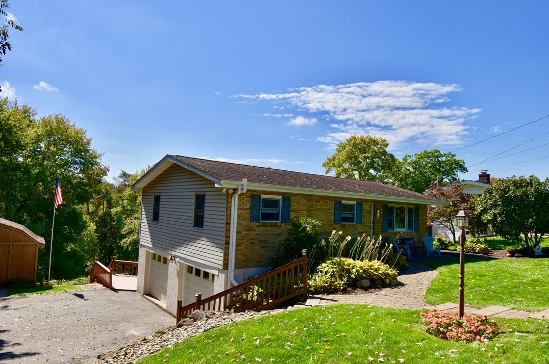 114 Fulton Dr, Valencia, PA 16059-2014