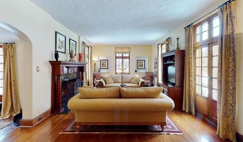 704 Devonshire St, Pittsburgh, PA 15213