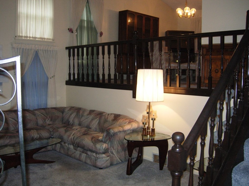 107 Oak Pointe Dr, Monroeville PA  15146-2950 exterior