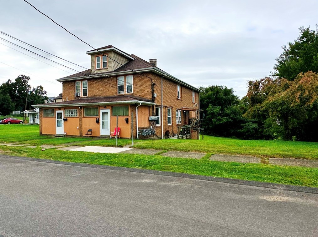 156 Lincoln St, Oliphant Furnace, PA 15401-3015