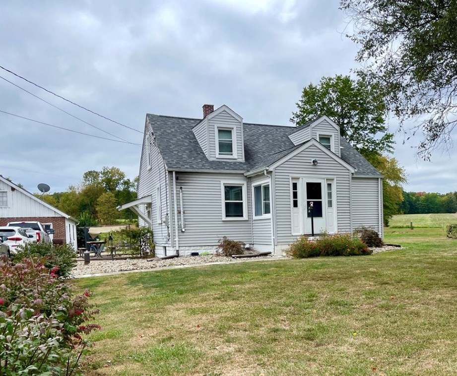 6361 Seneca Rd, Hermitage, PA 16150