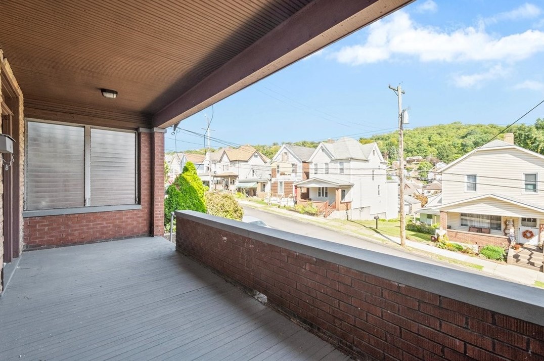 828 Vermont Ave, Glassport, PA 15045