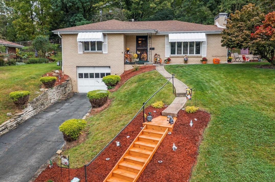 130 Dewey Ave, Washington, PA 15301-6309