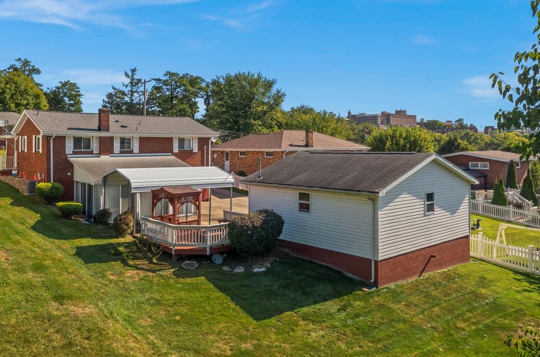 725 Summerlea Ave, Washington PA 15301-3827 exterior