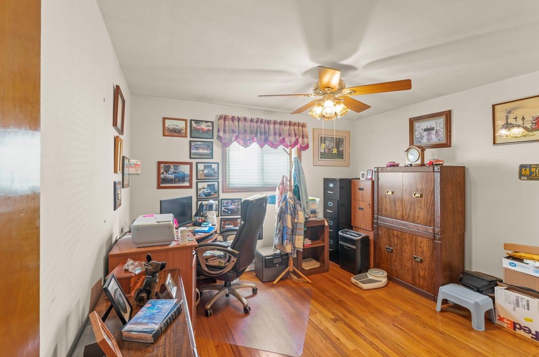 725 Summerlea Ave, Washington PA 15301-3827 exterior