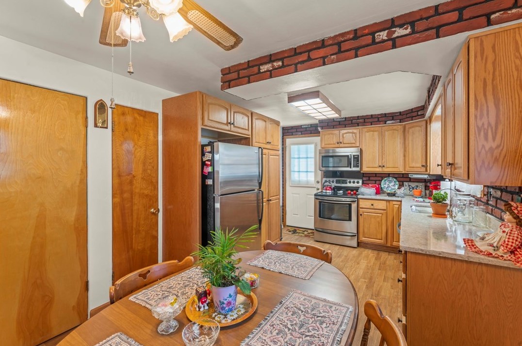 725 Summerlea Ave, Washington PA 15301-3827 exterior