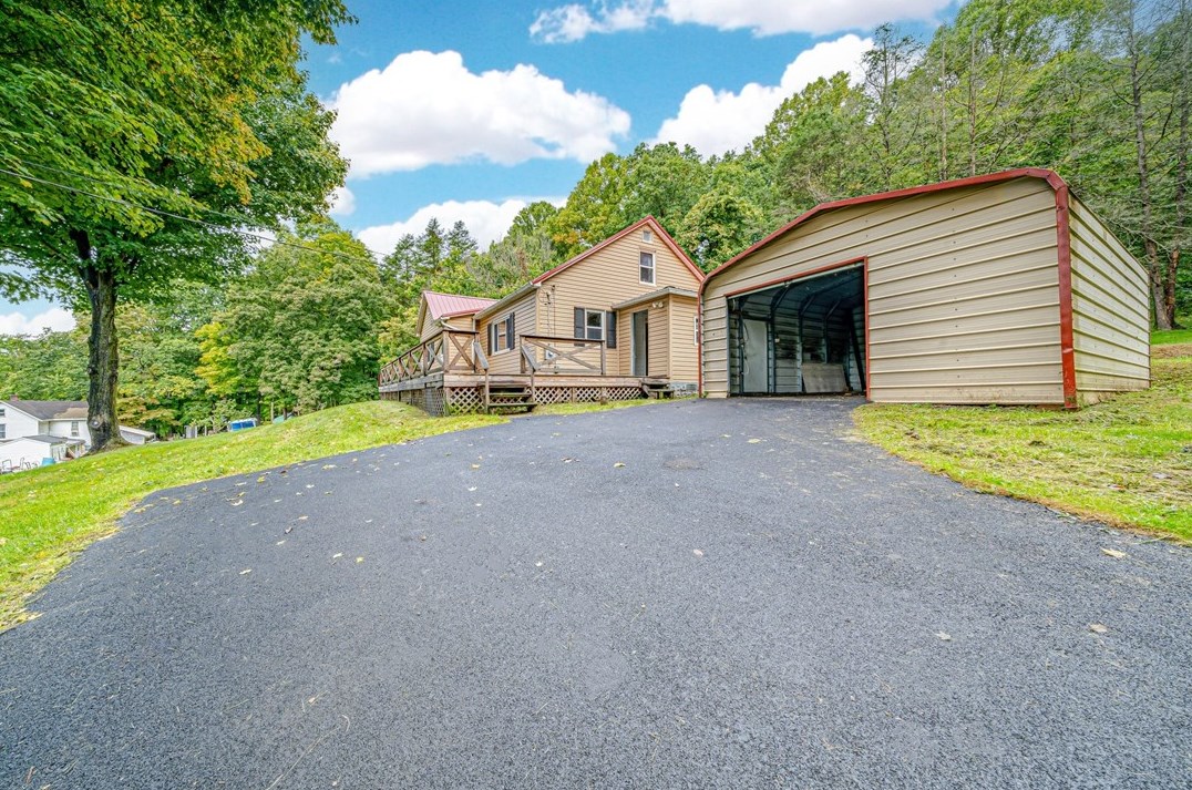 152 Whites Creek Rd, Listonburg, PA 15424