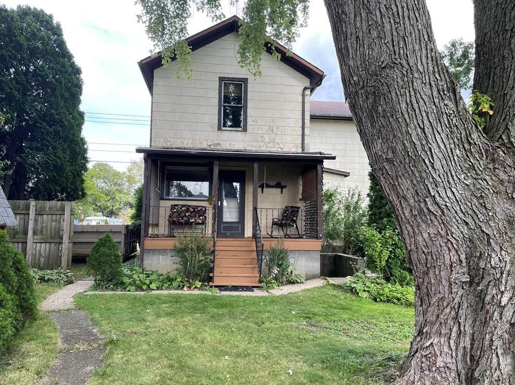 328 Water St, Indiana, PA 15701-2058