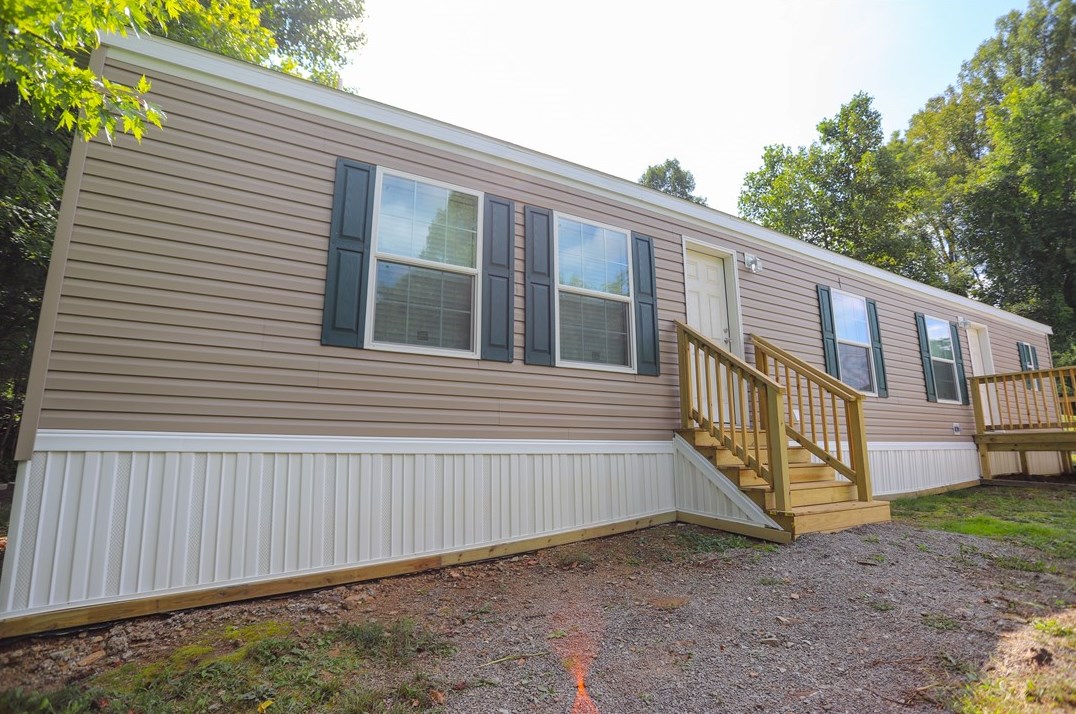 125 Wencliff Ln, Jeannette, PA 15644