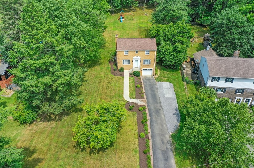 1743 Sample Rd, Allison Park, PA 15101-2809