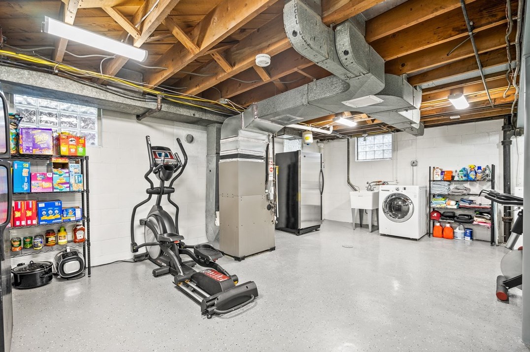 1743 Sample Rd, Allison Park PA  15101-2809 exterior