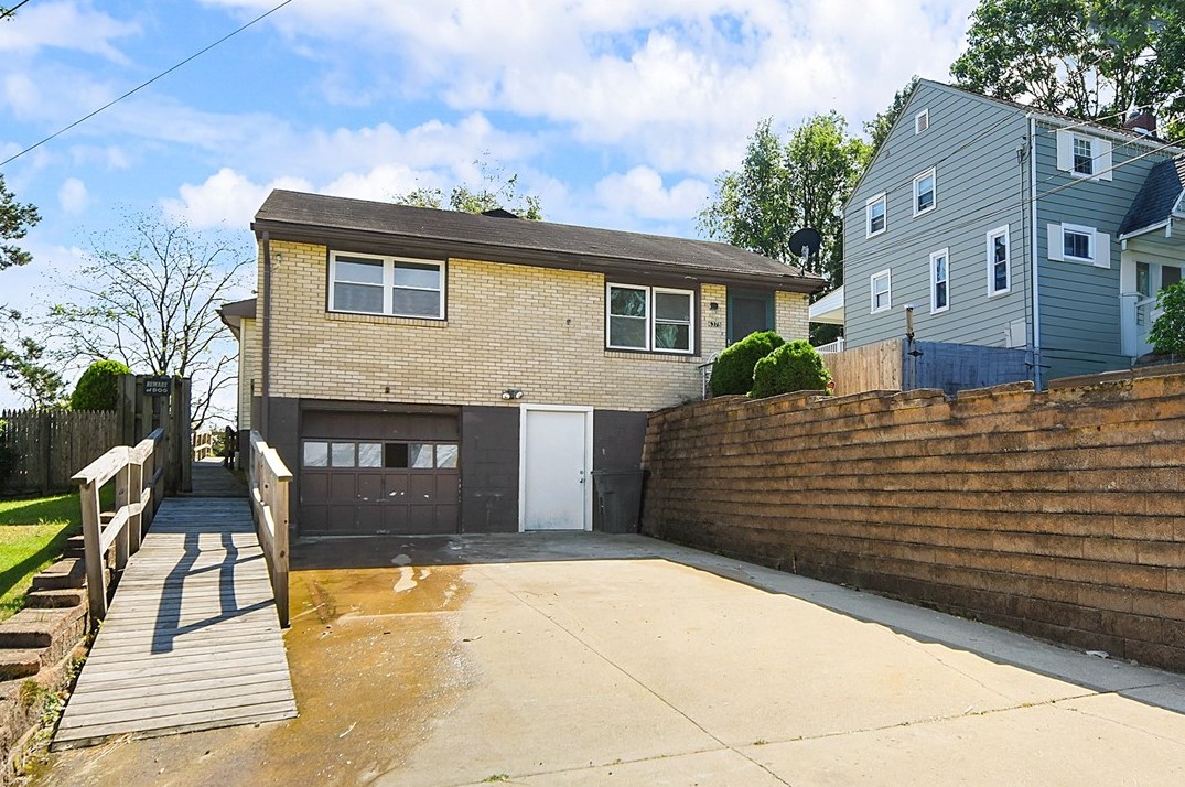 6378 Lowell Dr, Verona, PA 15147