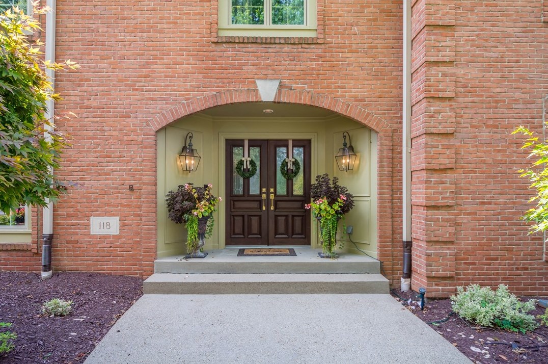 118 Lexington Dr, Canonsburg, PA 15317