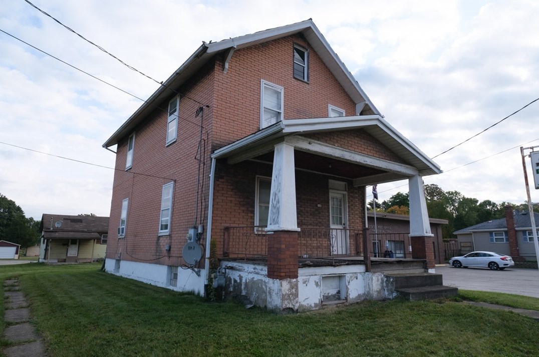 119 Main St, Houston, PA 15342-1533