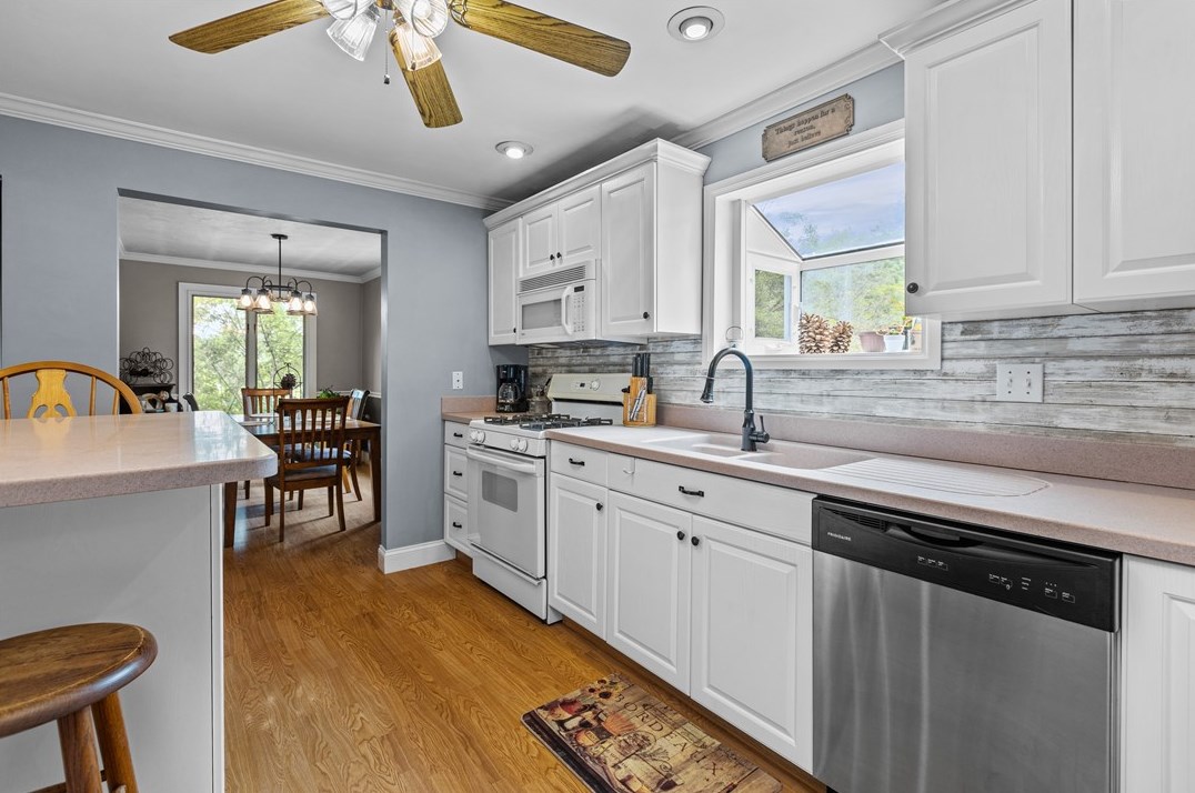 1991 Saxonburg Blvd, Tarentum, PA 15084