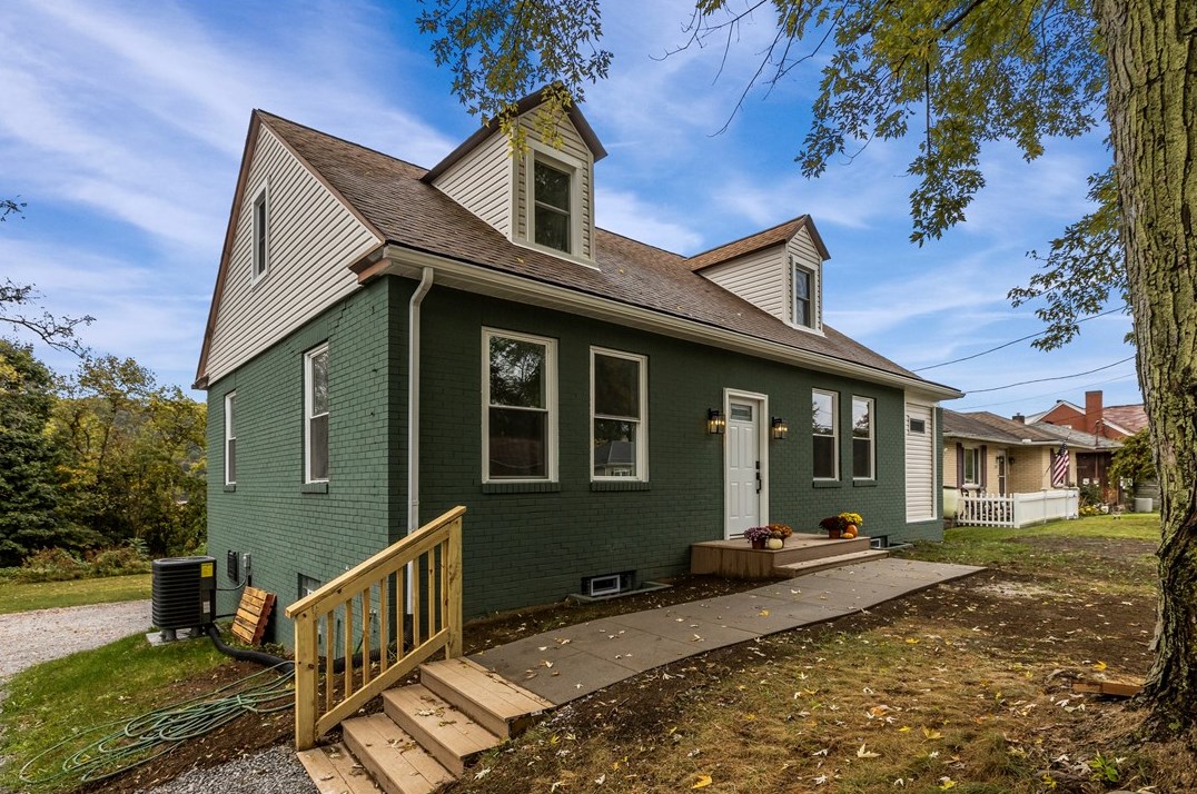1183 Midland Beaver Rd, Industry, PA 15052