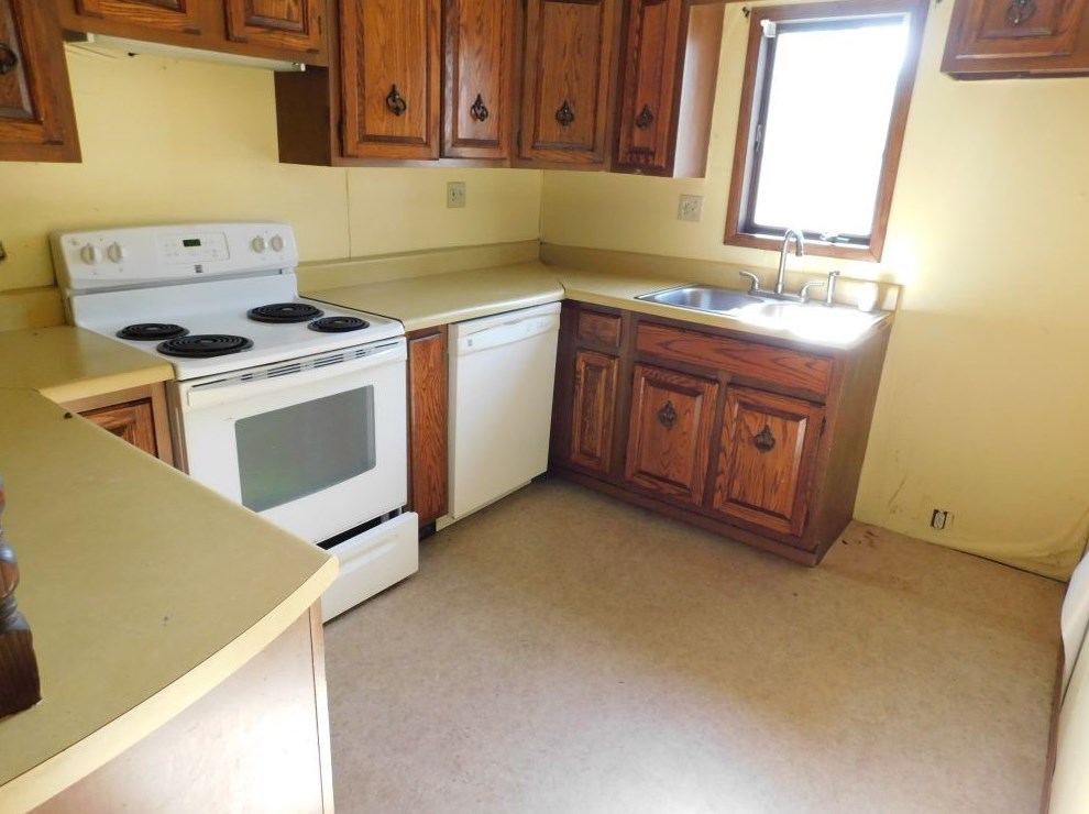 8219 Adamsville Rd, Hartstown, PA 16131