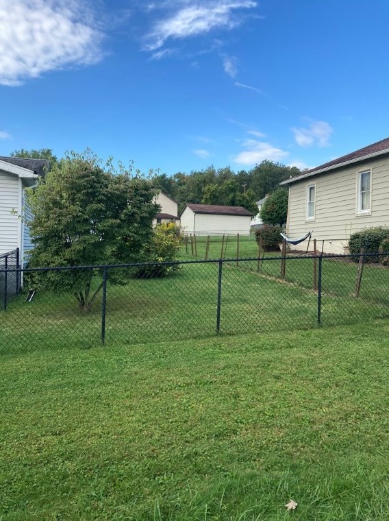 131 Front St, Blairsville, PA 15717-4316