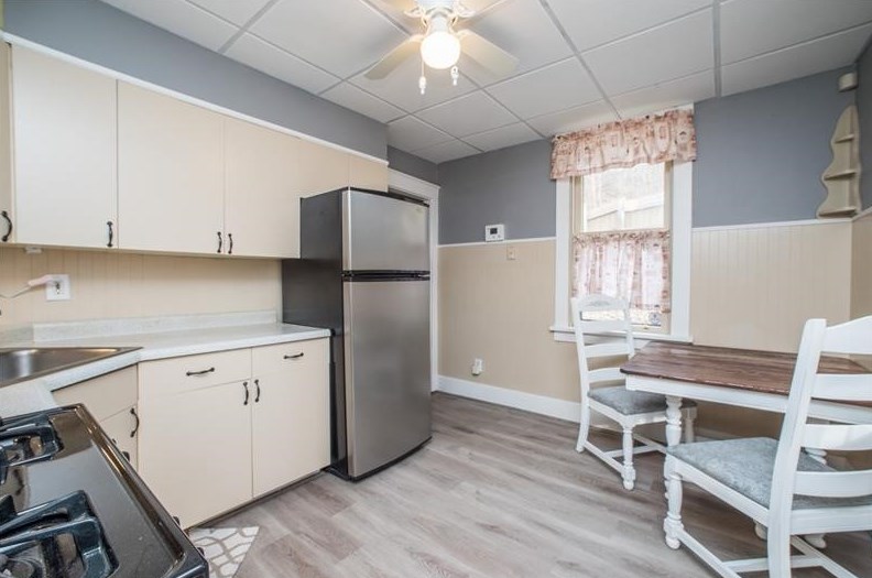 653 5th St, Monroeville PA  15140-1539 exterior